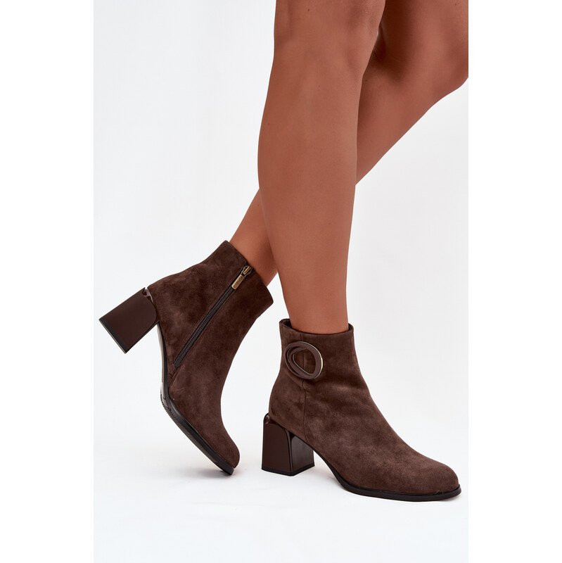 Semišové čižmy na podpätku s výplňou s dekoratívnym detailom Artiker 66107965
