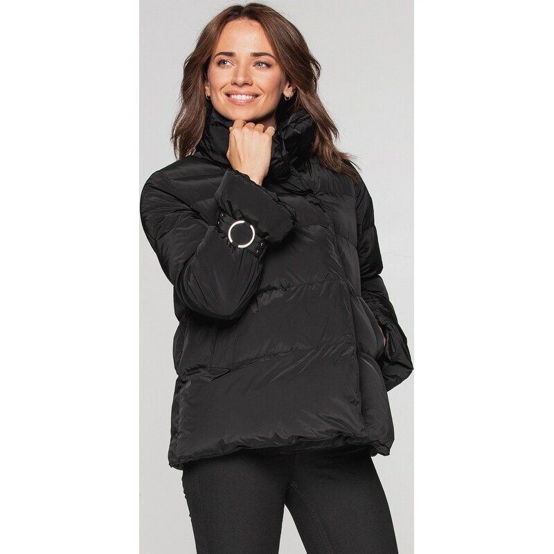 Perso Čierna dámska zimná prešívaná bunda s vysokým golierom BLH 65787804