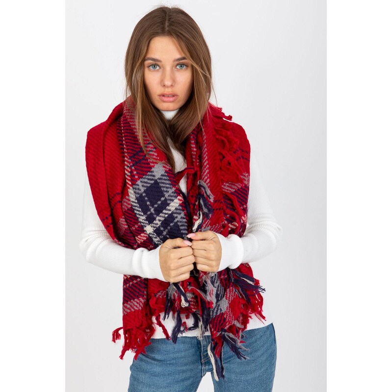MladaModa Károvaný šál so strapcami model 501157 červený 65842710