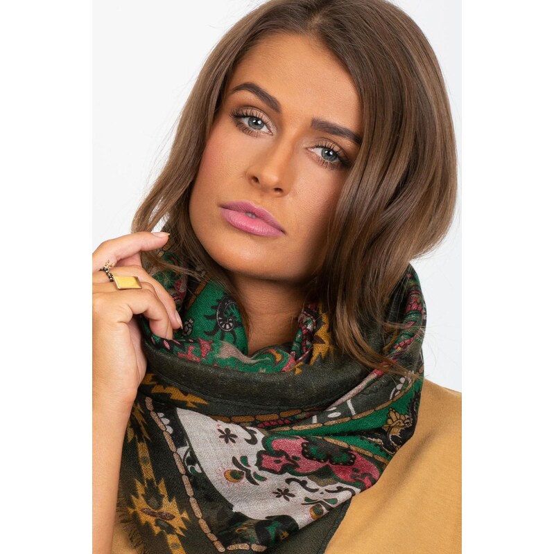 MladaModa Vzorovaná viskózová šatka model 11267 farba khaki 65842861