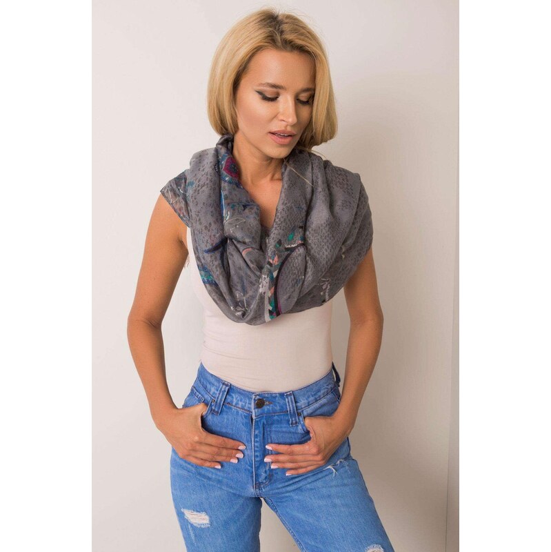 MladaModa Vzorovaná viskózová šatka model 75105 šedá 65842867