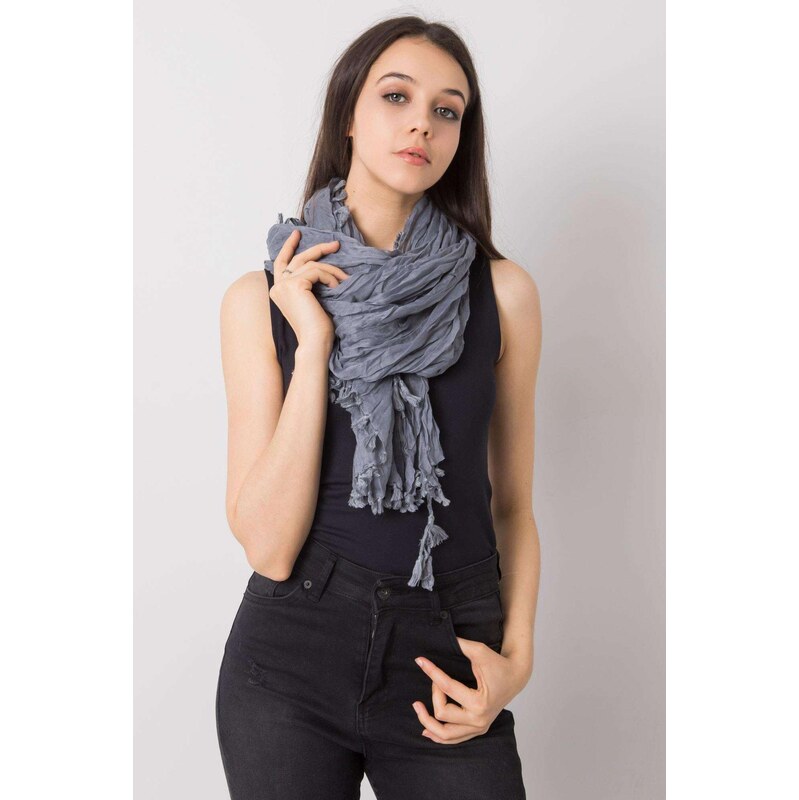 MladaModa Nariasená šatka so strapcami model 48172 grafitová 65842944