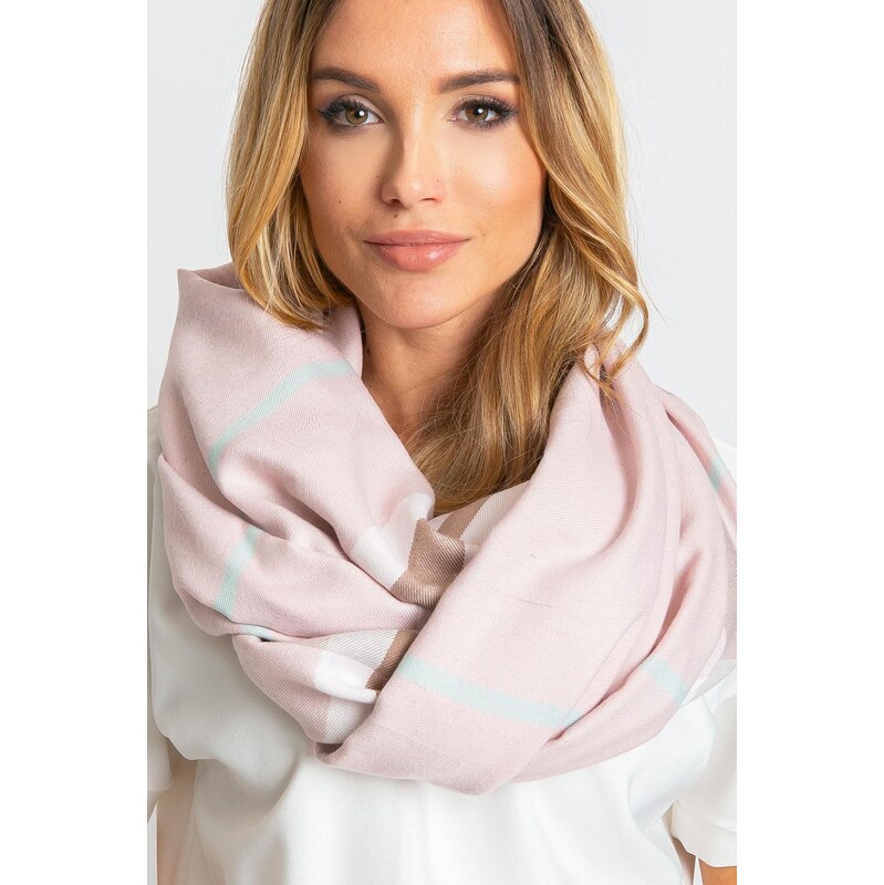 MladaModa Dámska šatka so strapcami model 50129 pudrovo ružová 65843022