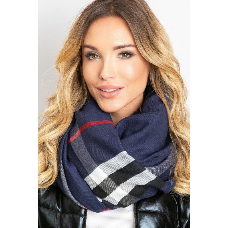 MladaModa Dámska šatka so strapcami model 50129 námornícka modrá 65843023