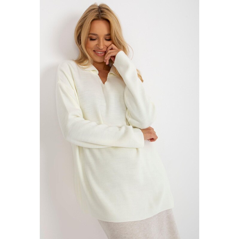 MladaModa Dlhý oversize sveter s golierom model 26100 farba ecru 65849880