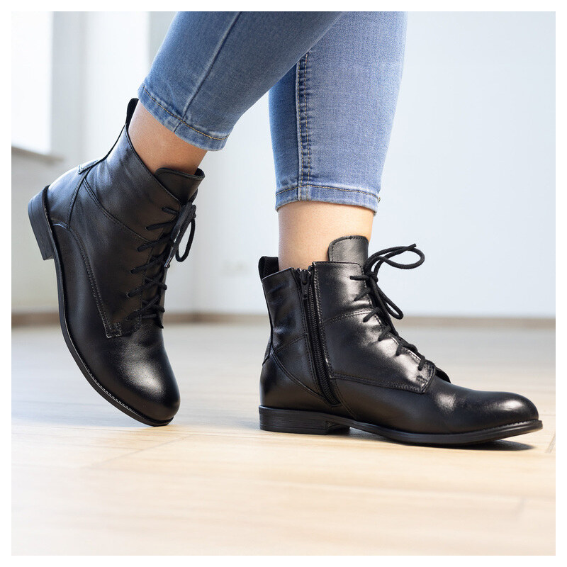 BUTDAM Čierne kožené lícové šnurovacie čižmy NAOMI 65855049