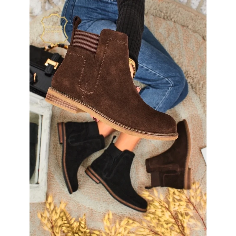 Resti Cuoio Elegante: Brown Suede Ankle Boots for Stylish Women 65927884