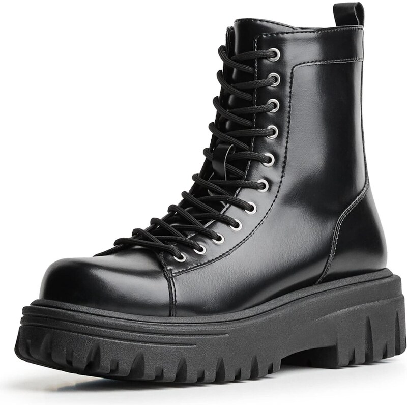 Bershka Šnurovacie čižmy čierna 65967413