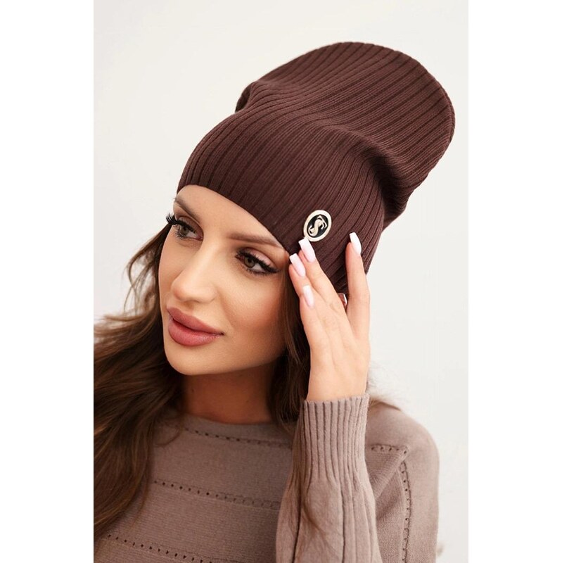 MladaModa Vrúbkovaná čiapka s ozdobnou aplikáciou vpredu model CZ01 65998400