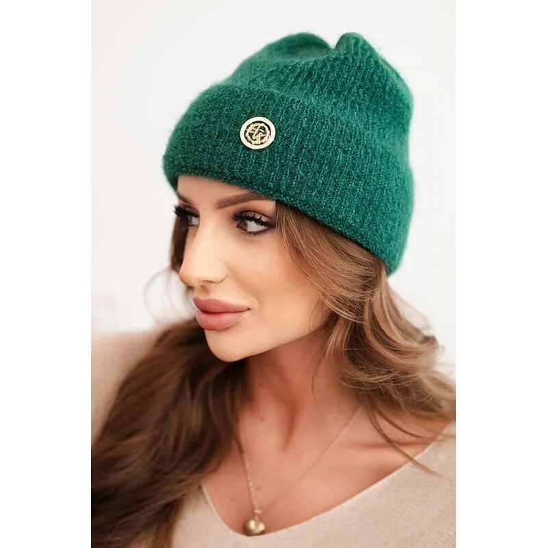 MladaModa Vrúbkovaná čiapka z nadýchaného úpletu s ozdobnou aplikáciou 66000785