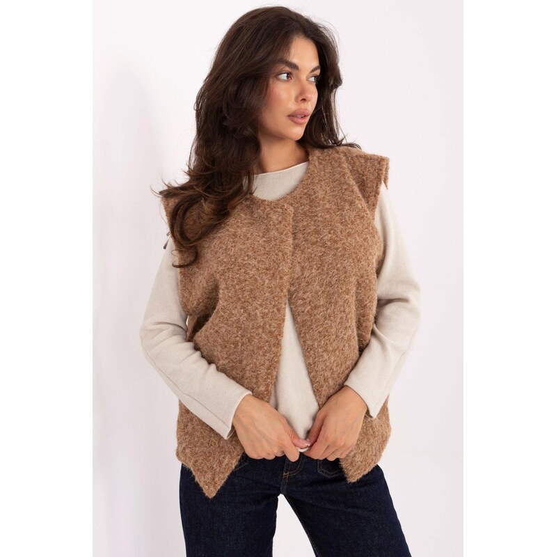 MladaModa Boucle vesta s vreckami model 62229 farba camel 66012420