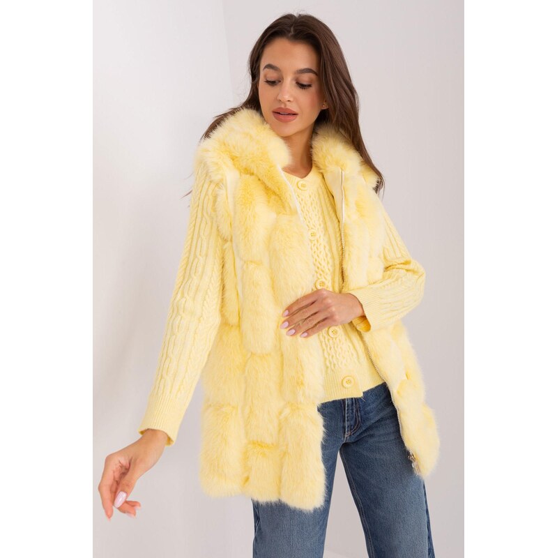 MladaModa Kožušinková vesta s kapucňou, vreckami a zipsom model 37996 66012475