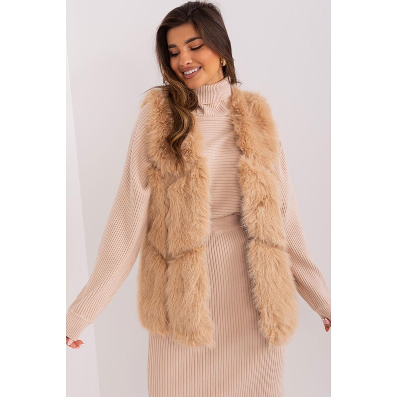MladaModa Kožušinková vesta s vreckami a zapínaním na háčiky model 66012484