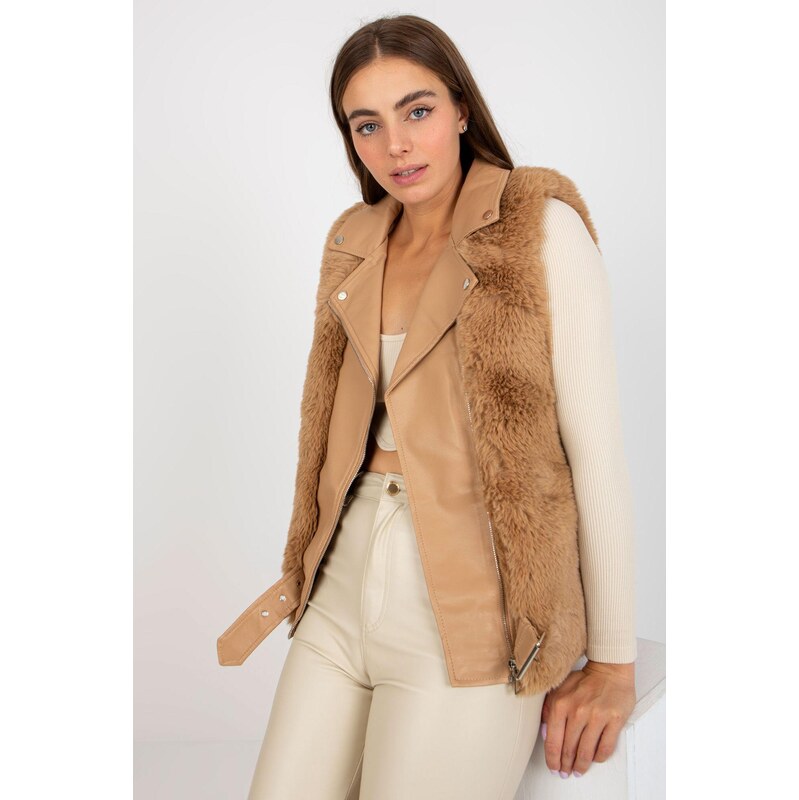 MladaModa Koženková vesta s kožušinkou model 03663 farba camel 66012557