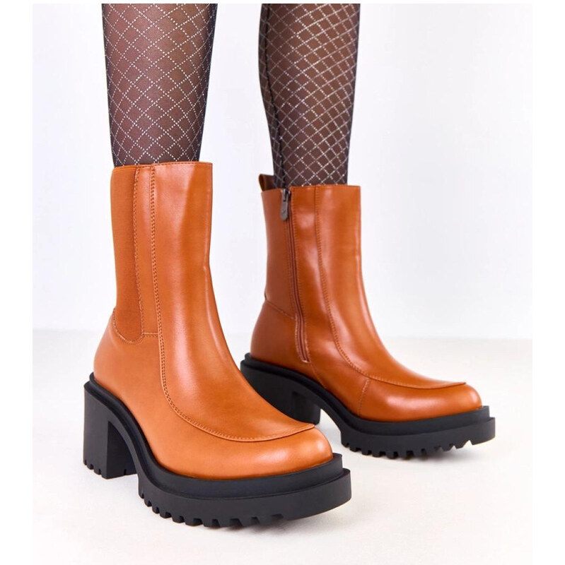 Topánky na podpätku model 219416 Solea 66025350