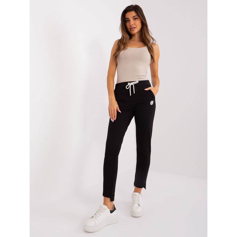 RELEVANCE Čierne športové tepláky RV-DR-8370-1.57P-black 58456661