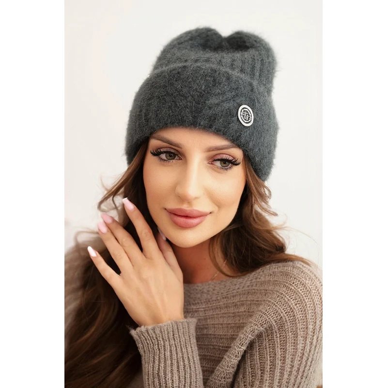 Polski Kesi Dámska zimná čiapka z nadýchaného úpletu a s elegantným 66045209