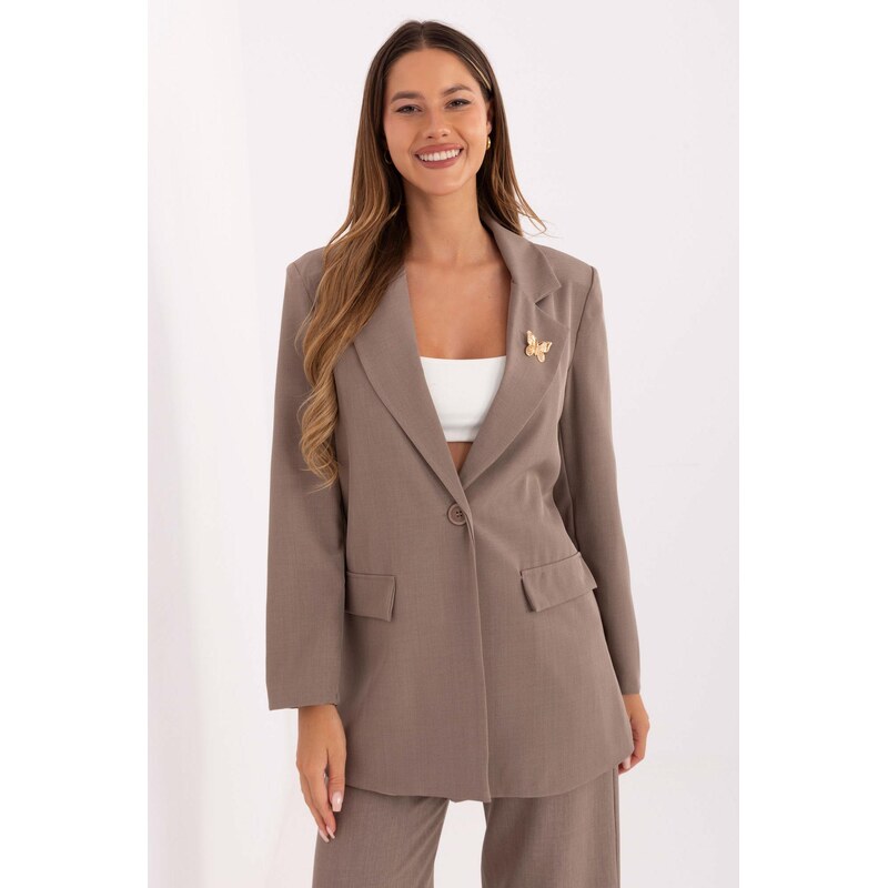 MladaModa Elegantné sako s brošňou a zapínaním na gombík model 31585 66170039