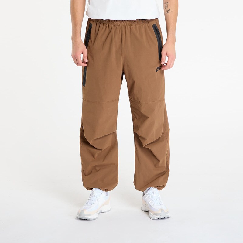 Kalhoty Nike Tech Mens Woven Oversized Pants Mosswood Brown/ Mosswood 65857553