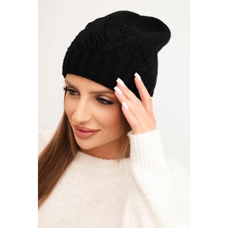 MladaModa Dámska čiapka s geometrickým vzorom K479 čierna 66389609