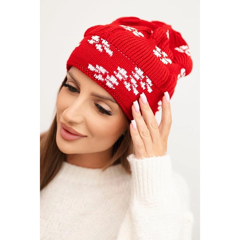 MladaModa Dámska čiapka so vzorom snehových vločiek K463 červená 66389623