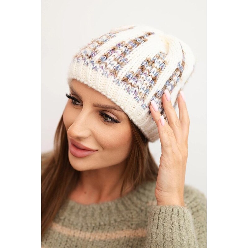 MladaModa Dámska čiapka s ozdobným vzorom K454 farba ecru+fialová 66389632