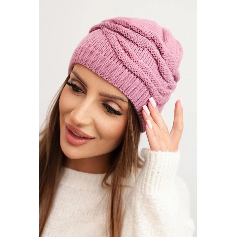 MladaModa Dámska čiapka s ozdobným vzorom K429 farba lila 66389691