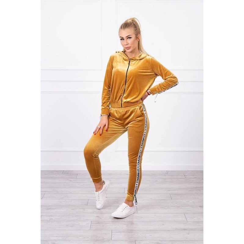 MladaModa Velúrová tepláková súprava s pruhmi po bokoch model 9103 67908216