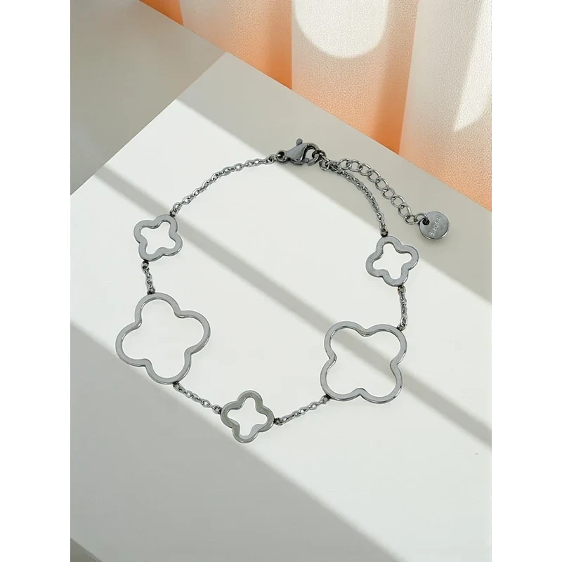 Náramok Resti Lira s motívom kvetu 66473011