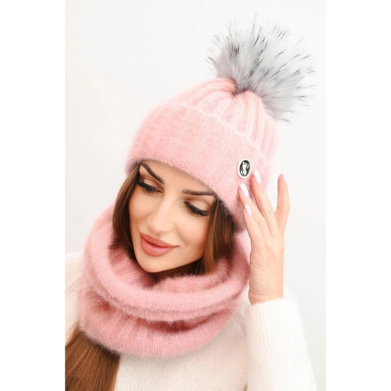 MladaModa Komplet - dámska čiapka s brmbolcom + komín CZ20 pudrovo 66530792