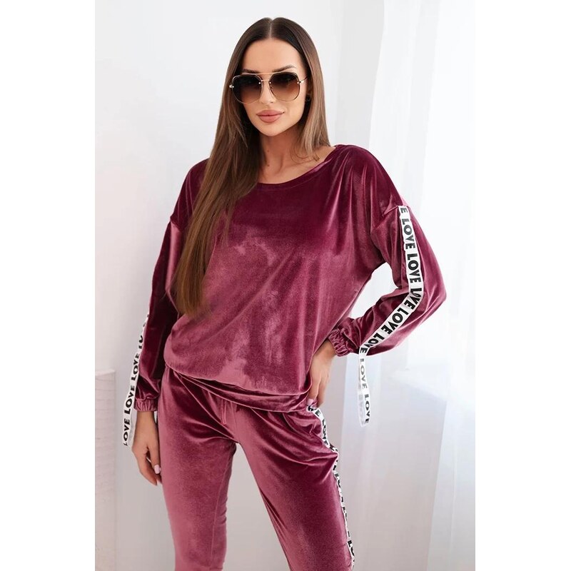 MladaModa Velúrová tepláková súprava s pruhmi s nápismi Love model 67908213