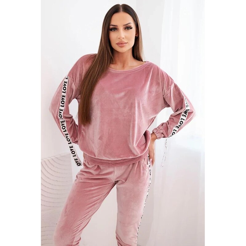 MladaModa Velúrová tepláková súprava s pruhmi s nápismi Love model 67673936