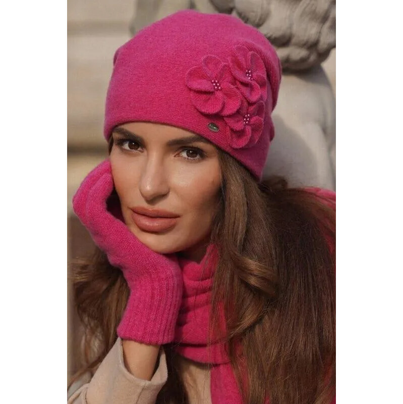 Kamea Malinová luxusná elegantná dámska čiapka na zimu s kvietkami 66600213