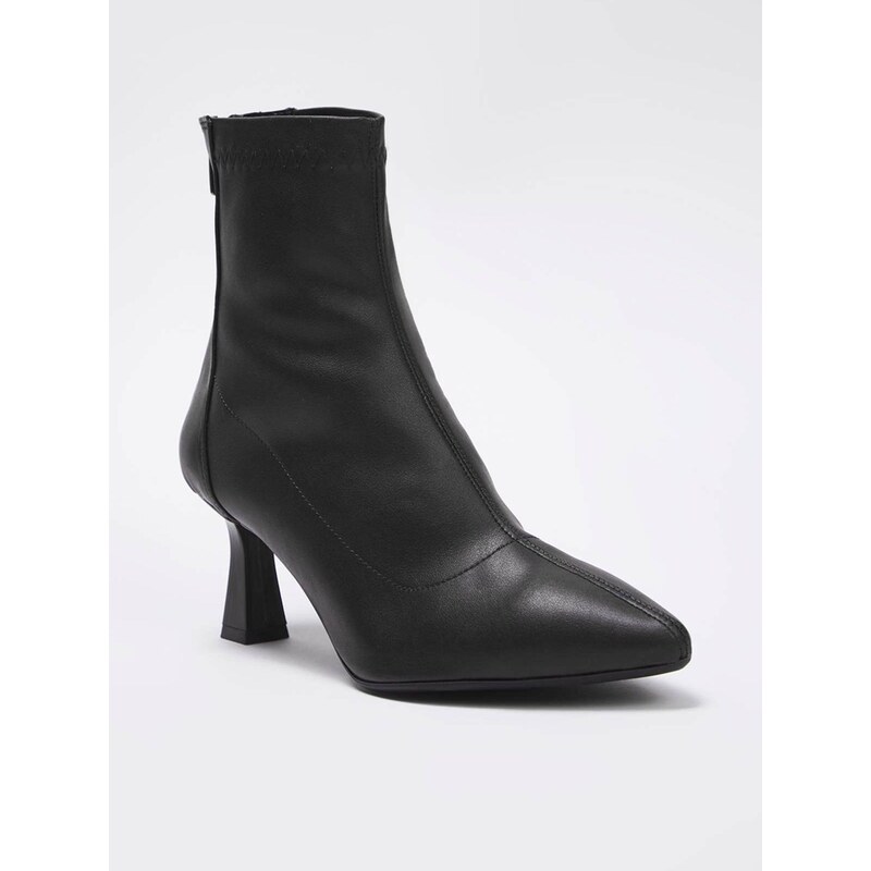 Trendyol Členkové čižmy čierna 66622533