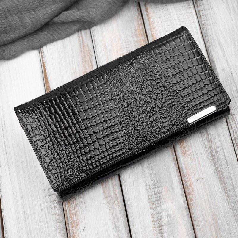 Jennifer Jones Dámska lakovaná peňaženka s krokodílím reliéfom | 66676015