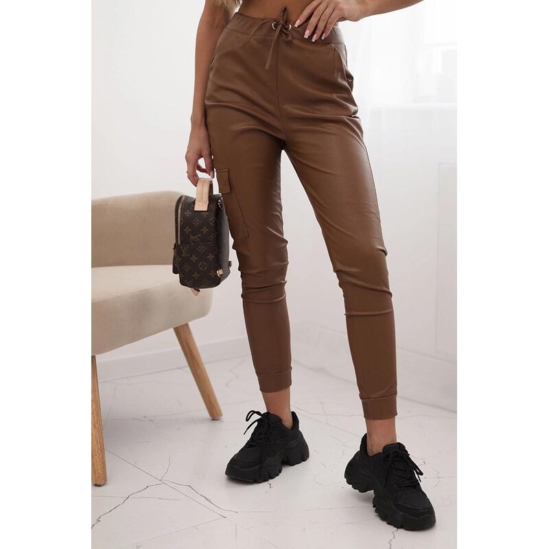 MladaModa Nohavice z ekokože s vreckami a viazaním v páse model 68755 66786683