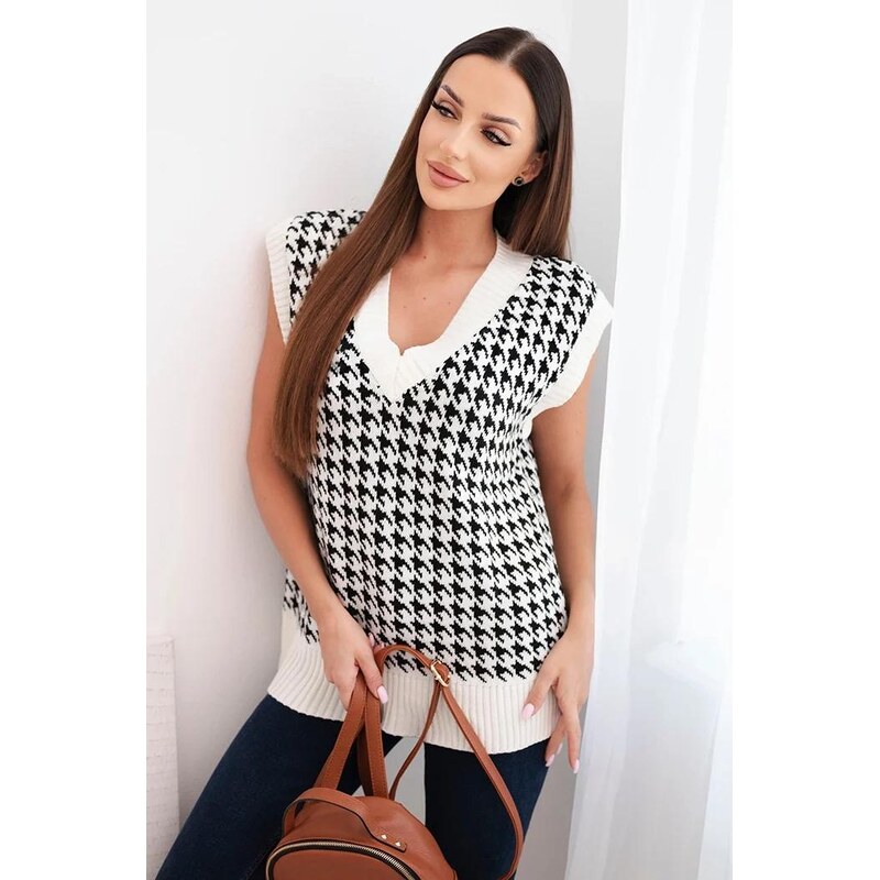 MladaModa Vzorovaný vestičkový sveter model 2021-8 farba ecru 66786694