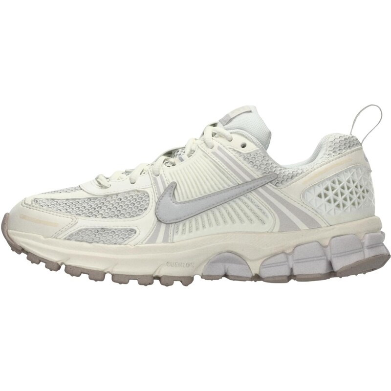 Nike Sportswear Tenisky Zoom Vomero 5 striebornosivá / šedobiela 66875485