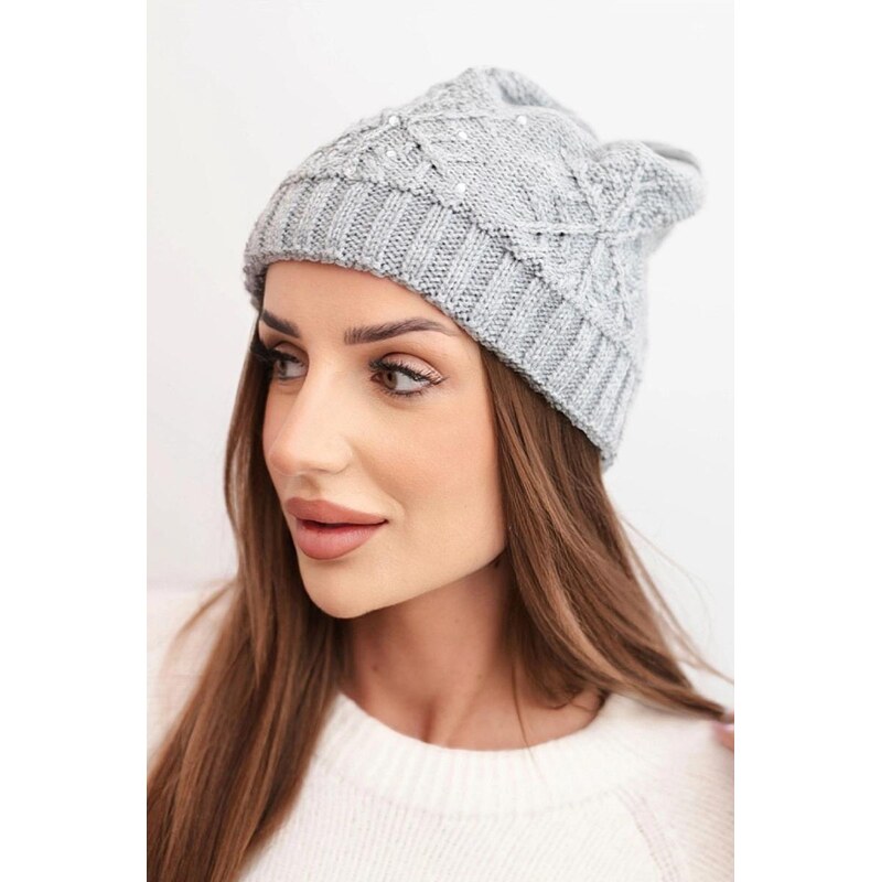 MladaModa Dámska čiapka s ozdobným pletením a perličkami model K470 66891442