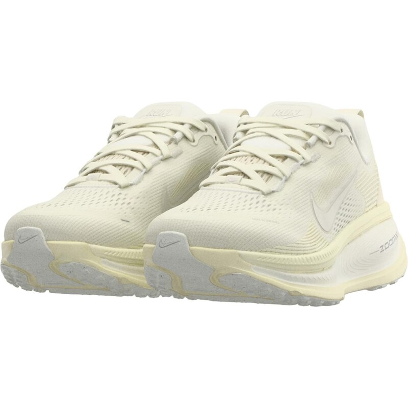 NIKE Bežecká obuv VOMERO 18 béžová / piesková 66951937