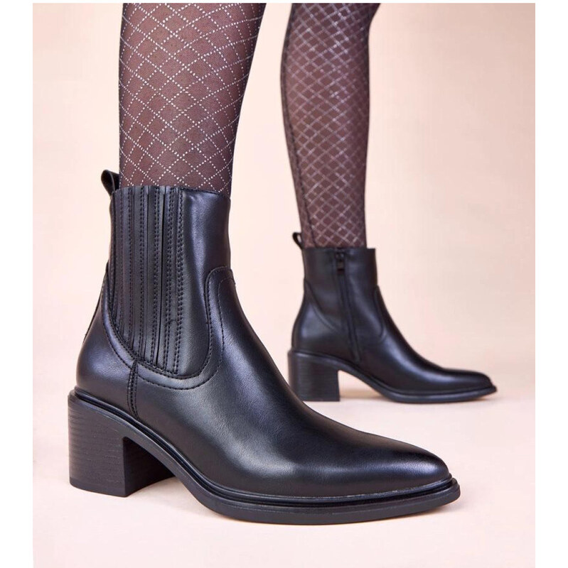 Topánky na podpätku model 222368 Solea 66956293