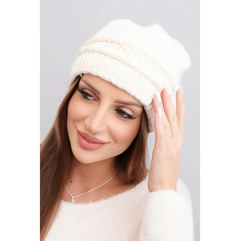 Kesi Dámska zimná čiapka z vlny a s preplietaným vzorom K428 svetlo 66963443