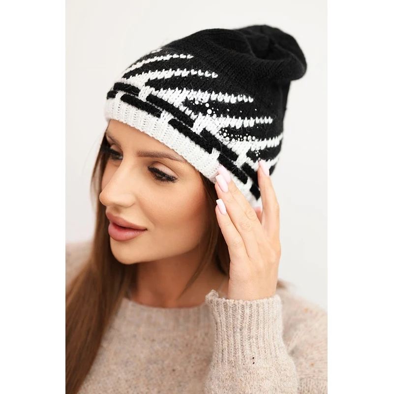 Kesi Dámska zimná čiapka s geometrickým vzorom 67036064