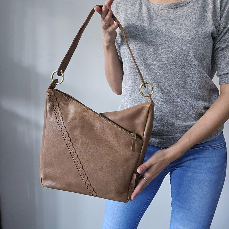 Micmacbags Dámska kožená kabelka taupe Arista 66531741