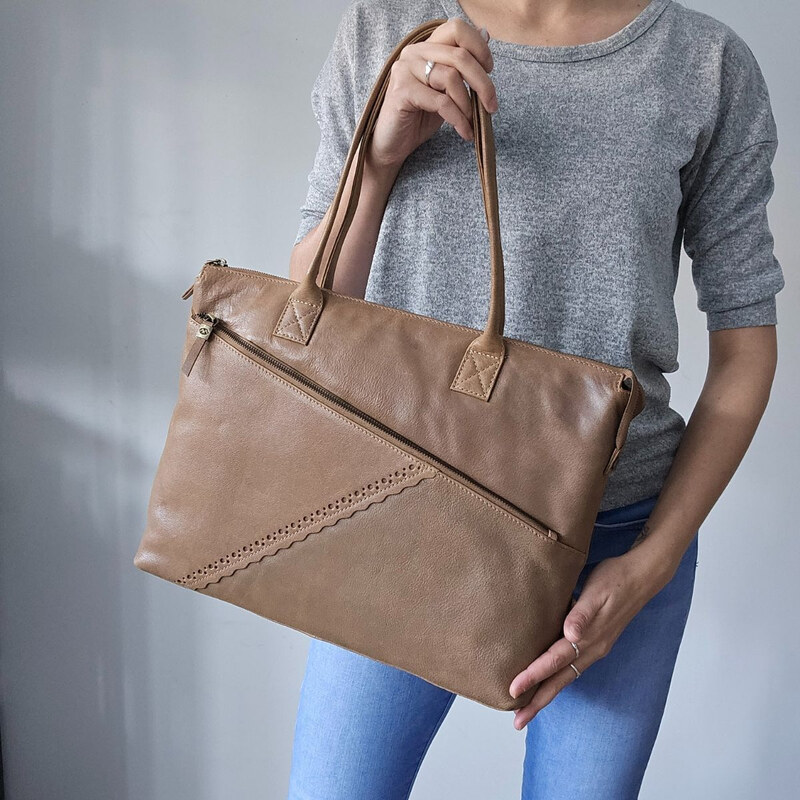 Micmacbags Dámska kožená biznis kabelka taupe Ysabel 66531736