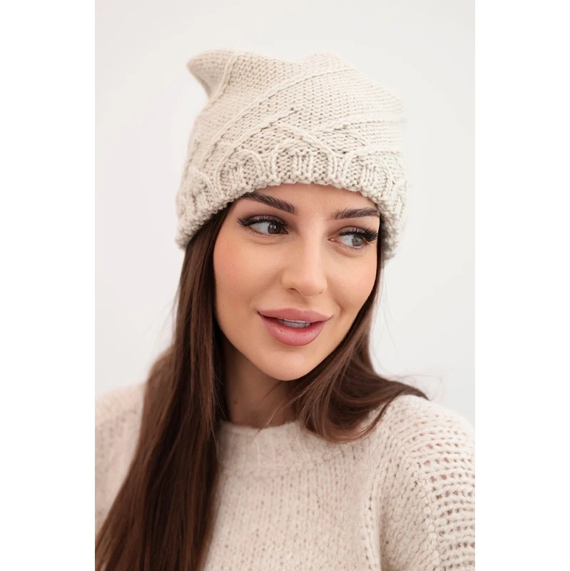 Kesi Dámska zimná čiapka s dekoratívnym pletením 67171779