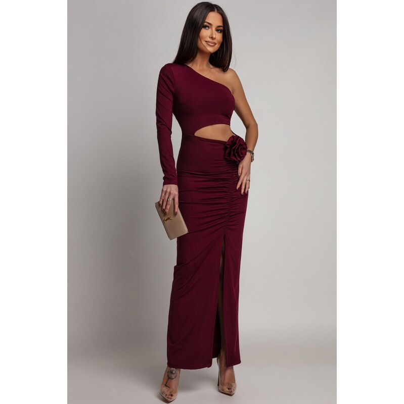 miadresses.sk Bordové priliehavé šaty s výrezom 67190148