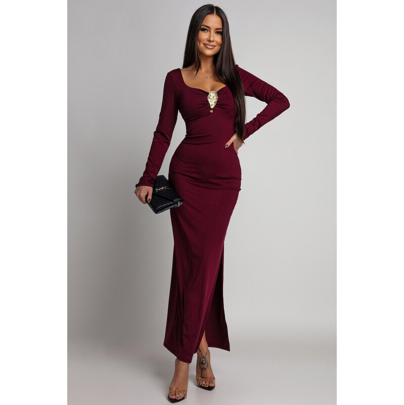 miadresses.sk Bordové priliehavé šaty so zlatou aplikáciou 67190322