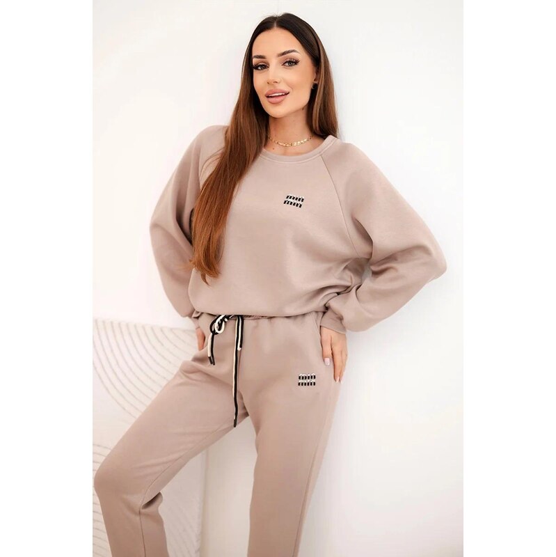 MladaModa Voľná viskózová tepláková súprava model K7650 tmavá béžová 67707131