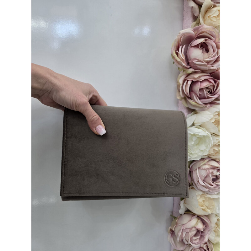 E-shop Katrins Fashion Hnedá malá semišová spoločenská kabelka